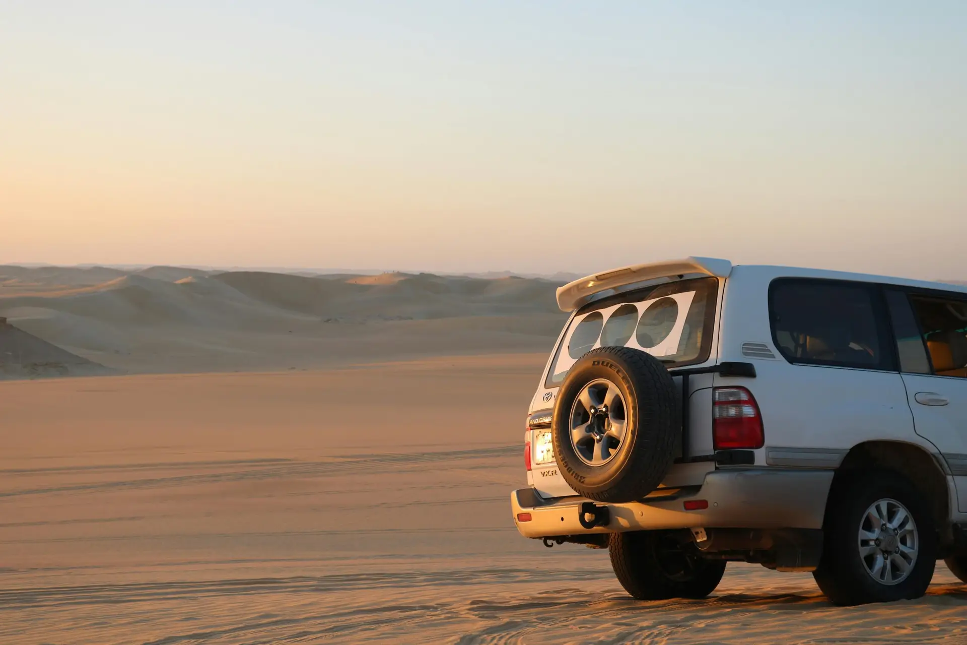 Desert Safari with 4×4 SUV